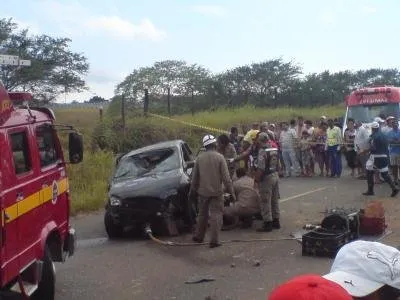  Acidentes de trânsito têm provocado muitas mortes nas estradas brasileiras