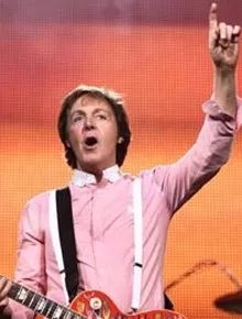 Paul McCartney revela foto inédita dos Beatles durante show nos EUA