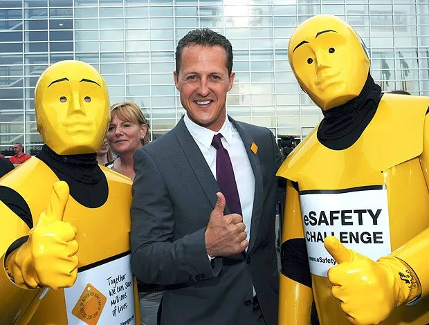 Schumacher participa de evento de segurança nas estradas, no Parlamento Europeu