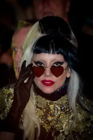  Lady Gaga diz em programa que se inspirou em Beatles e Pink Floyd