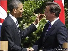  Juntos, Obama e Cameron defendem que Khadafi deixe o poder