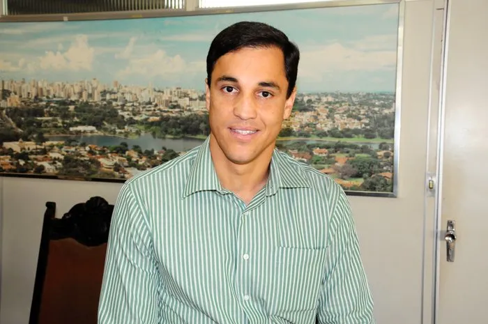 MP propõe ação contra prefeito de Londrina e secretários