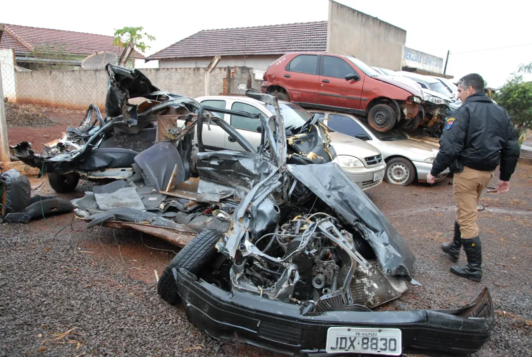  Colisão com caminhão mata motorista de Ivaiporã 