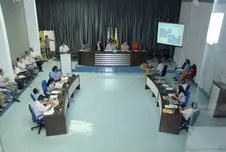  Câmara de Apucarana tem 11 vereadores, mas PEC aprovada em 2009 permite ampliação para 19: proposta sofre rejeição no próprio Legislativo   