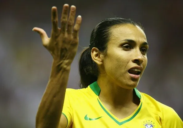 Brasil perde para os EUA nos pênaltis e é eliminado do Mundial; Marta lamenta
