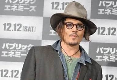 Johnny Depp fecha parceria com a Disney para mais dois projetos