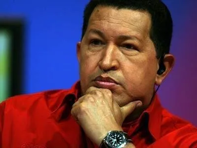 De volta à Venezuela, Chávez diz estar livre de câncer 