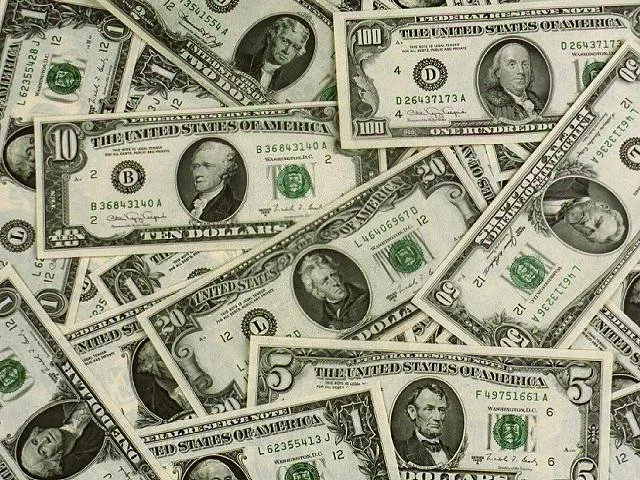 Governo taxa derivativos para conter queda do dólar
