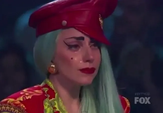  Lady Gaga chora em programa de televisão