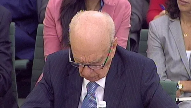 O magnata da mídia Rupert Murdoch durante seu depoimento em 19 de julho no Parlamento britânico