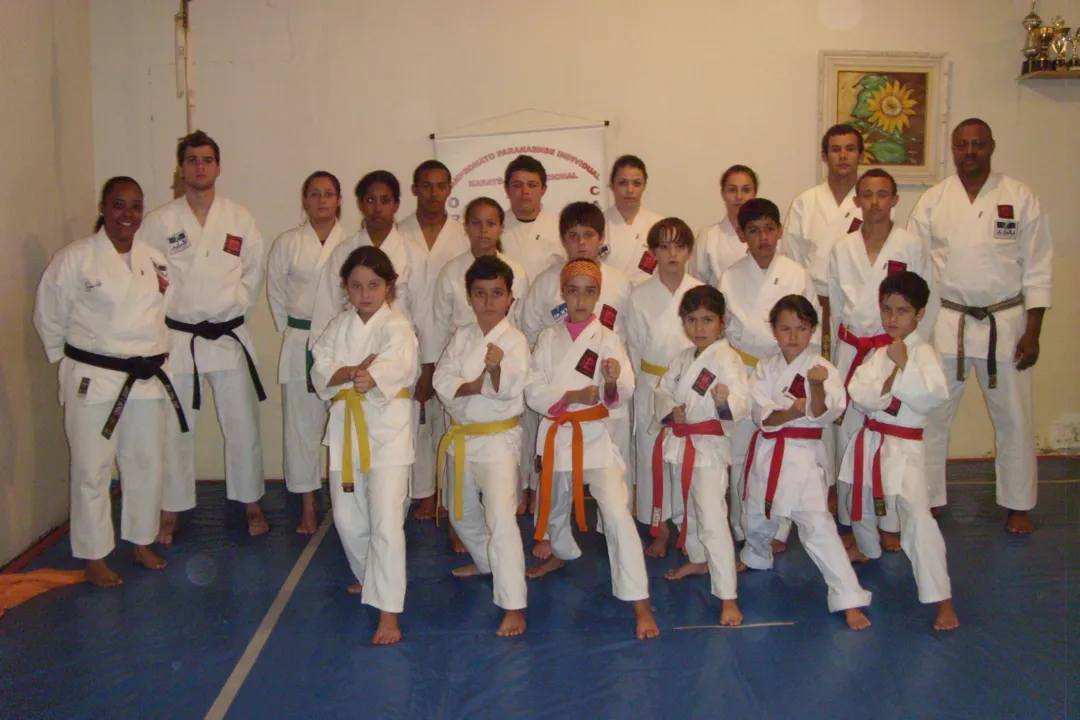 Karatecas de Apucarana são campeões paranaenses