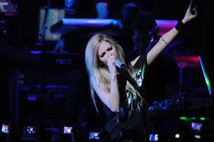  Avril Lavigne durante apresentação em  São Paulo