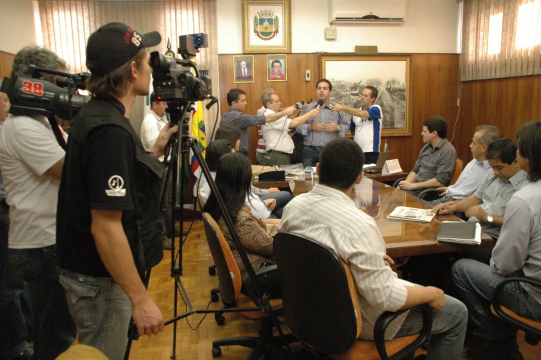 Alvorada: 77% querem só 11 vereadores em Apucarana; anúncio do resultado foi na sala da presidência