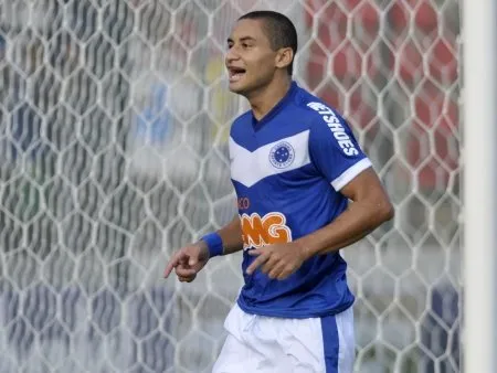 Wellington Paulista voltou ao Cruzeiro, mas foi inscrito pelo Palmeiras