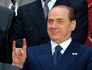 A crise da dívida na Europa obrigou o executivo liderado por Silvio Berlusconi a equilibrar as contas públicas