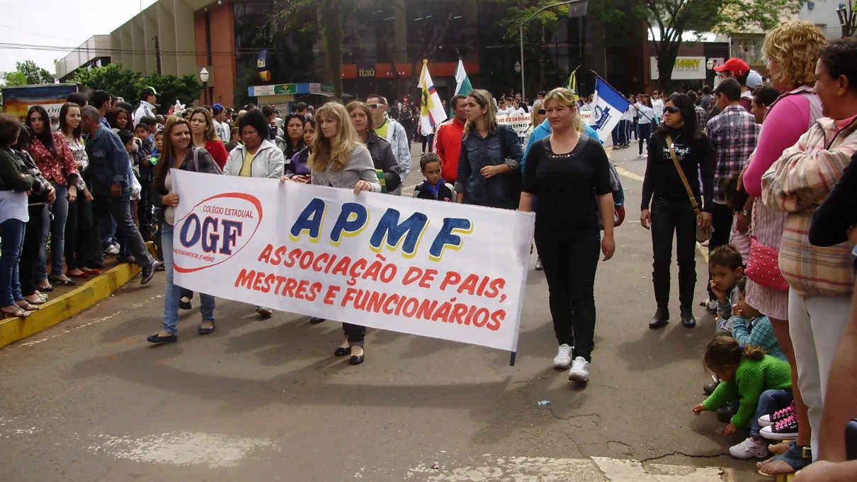  Desfile cívico em Apucarana