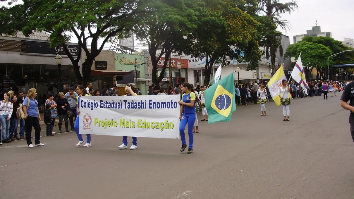  Desfile cívico em Apucarana