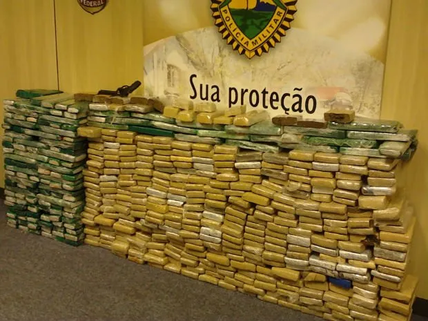  Meia tonelada de maconha foi apreendida no bairro Boqueirão, em Curitiba 