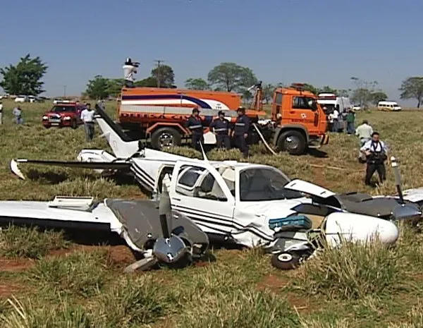  Três morrem em queda de avião de pequeno porte no Norte do PR