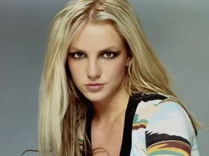  Britney Spears deve lançar álbum de remixes em outubro
