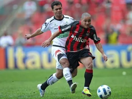 Nem Madson nem Paulo Baier tiraram o zero do placar na Arena da Baixada