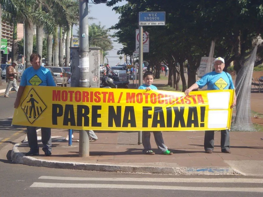  Arapongas se mobiliza pela utilização da faixa de pedestres