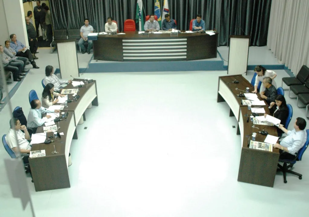 Por 9 votos a 1, a Câmara de Apucarana aprovou, na noite desta segunda-feira (26), o projeto 168/2011, que doa imóvel ao governo estadual para a construção de uma Casa de Custódia 