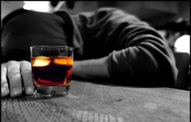 Abuso no consumo de álcool é maior entre jovens ricos