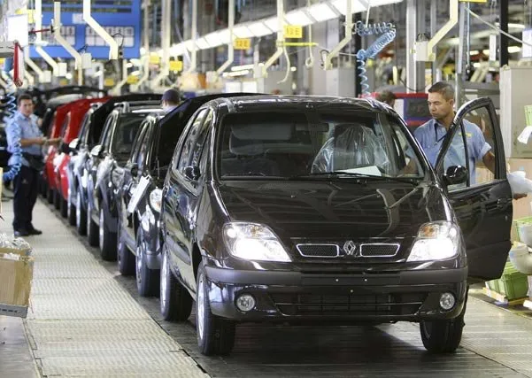 Renault investirá R$ 1,5 bi para ampliar produção de veículos no Paraná