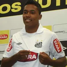  Alex Sandro acredita que pode fazer a diferença no duelo contra o São Paulo