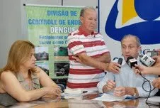 PREFEITO de Apucarana, João Carlos de Oliveira (PMDB), estabeleceu medidas para combater a dengue ostensivamente em Apucarana