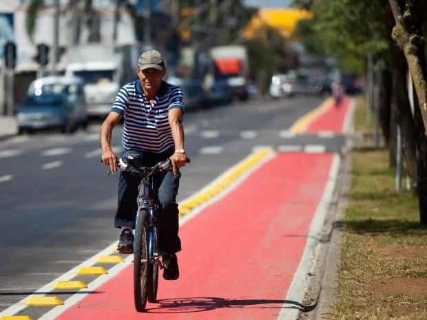 Fórum de Trânsito discute inclusão de bicicletas em vias urbanas em Curitiba