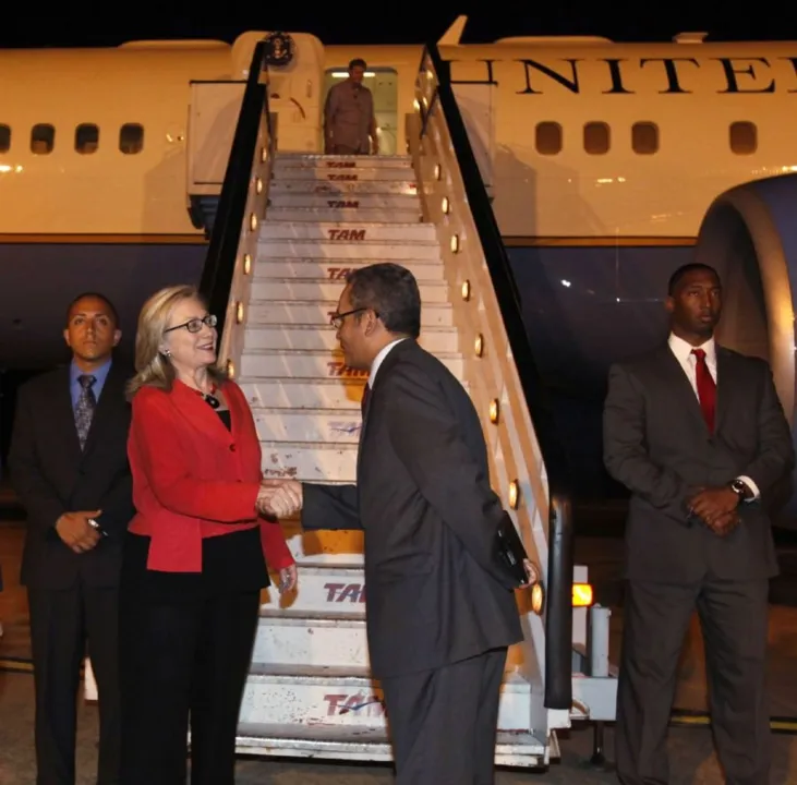 Secretária de Estado Hillary Clinton chega ao Brasil 
