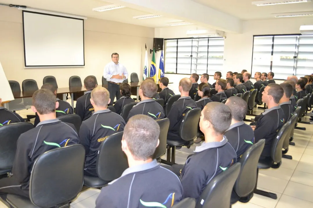 Curso de formação de novos guardas municipais em Arapongas segue até o próximo mês 