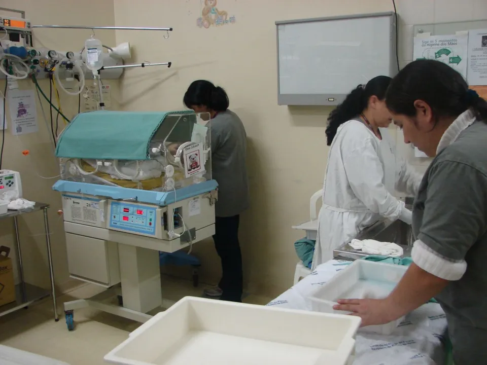  Governo assumirá leitos de UTI neonatal no Norte Pioneiro 