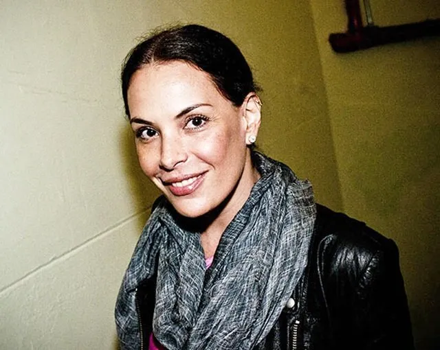  A atriz Carolina Ferraz, 44, foi convidada para posar nua para a 