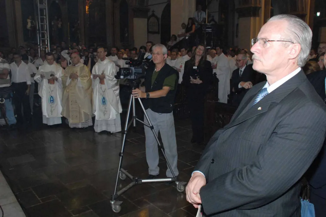  Governador Orlando Pessuti participa de ordenação episcopal na Basílica de Curitiba
