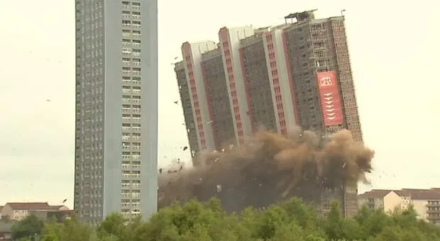 Edifício que já foi o mais alto da Europa é demolido em Glasgow