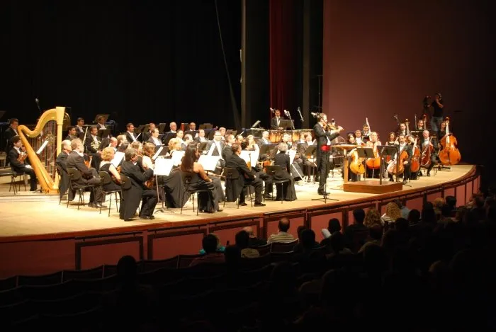 Apresentação da Orquestra Sinfônica do Paraná em Apucarana lotou Cine Teatro Fênix