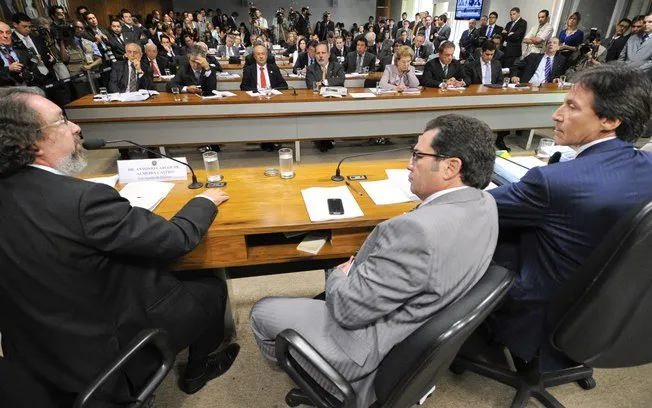 O senador Ricardo Ferraço (PMDB-ES) enxerga um meio termo na Proposta de Emenda à Constituição (PEC 33/2012) (Foto: Agência Senado)