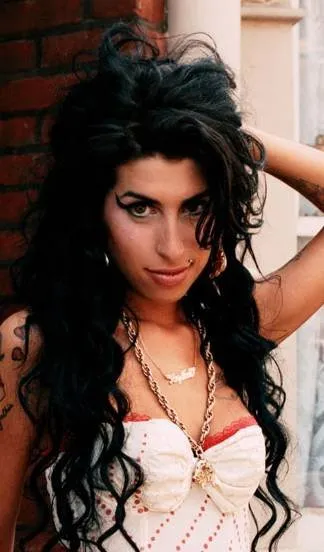 Pai de Amy Winehouse tentou se comunicar com cantora