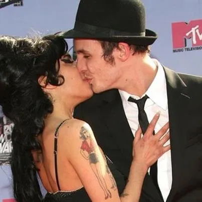 Ex de Amy Winehouse é internado após overdose (Foto:  starlounge.com.br)