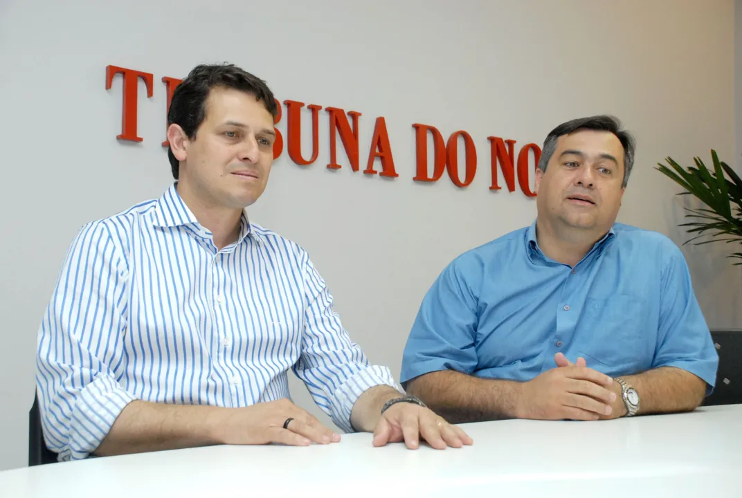 Júnior da Femac, do PDT, e Beto Preto, do PT, em visita ontem à Tribuna: eleitos viajam hoje a Curitiba
