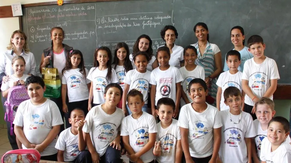 Cooperjovem 2012 premia alunos de Apucarana
