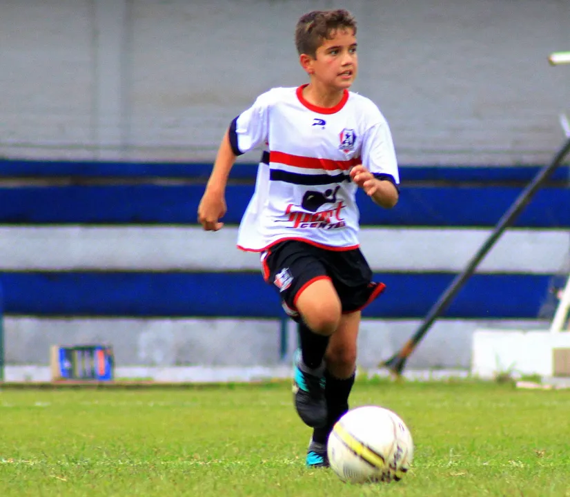 volante Luan Henrique Marchiori Alves, de 12 anos, do Grêmio Esportivo e Recreativo Apucarana (Gera) defenderá o time sub-13 do Atlético Paranaense 