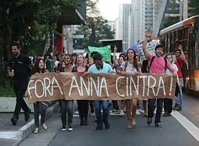 Estudantes da PUC-SP suspendem greve até 2013