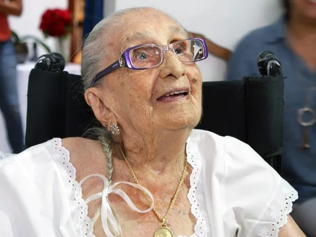 Morre Dona Canô, aos 105 anos, diz filho