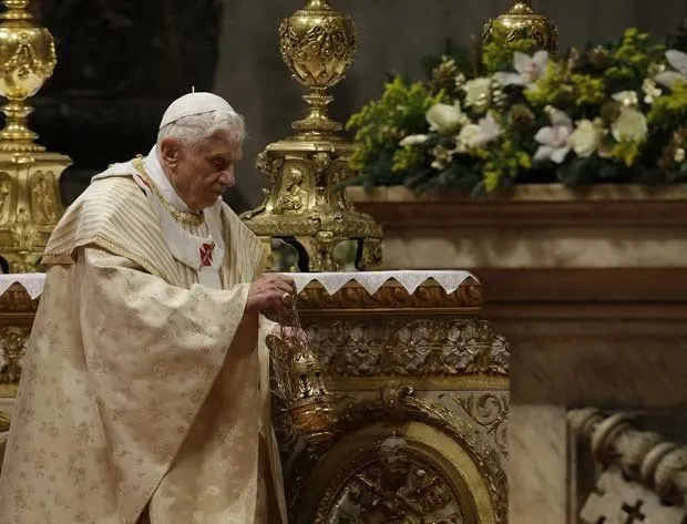 Papa critica a violência religiosa na celebração da Missa do Galo