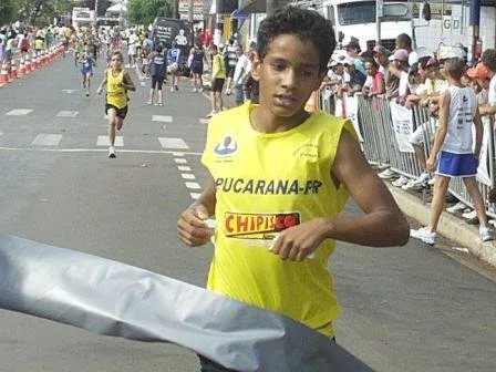 Marcos Vinícius Sampaio de Souza, 13 anos, é atleta da Secretaria Municipal de Esportes e Lazer  