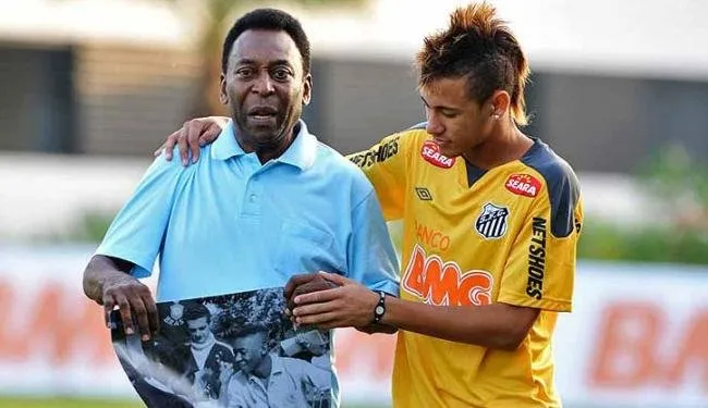 Pelé: 'preocupação de Neymar é mudar o estilo do cabelo'